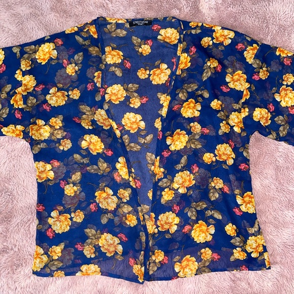 Kimono - Picture 1 of 4